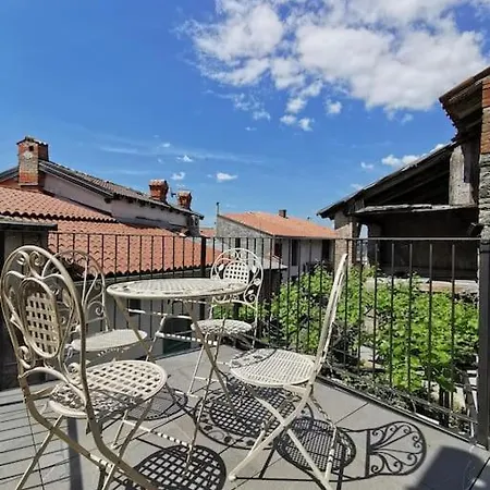 Smetova - The Blue Door House Počitniška hiša