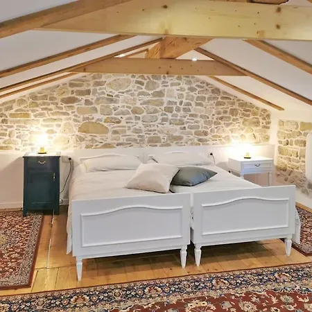 Smetova - The Blue Door House Sempas