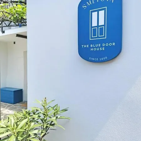 Holiday home Smetova - The Blue Door House Sempas