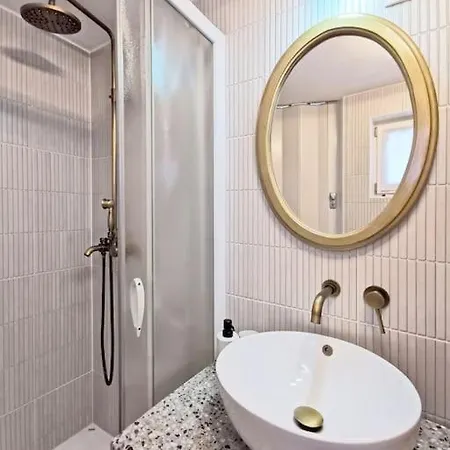 Semesterbostad Smetova - The Blue Door House