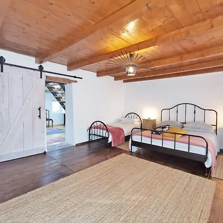 Smetova - The Blue Door House Počitniška hiša Sempas