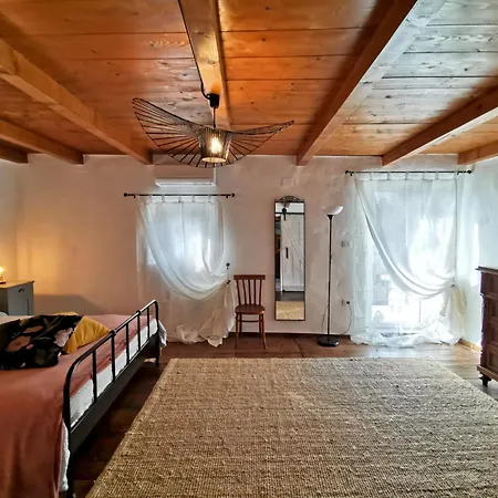 Smetova - The Blue Door House