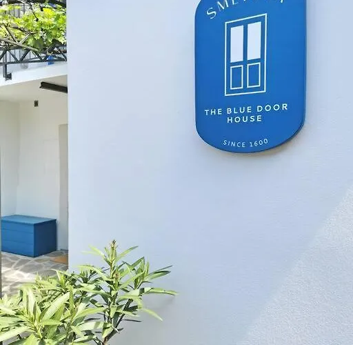 別荘 Smetova - The Blue Door House Šempas