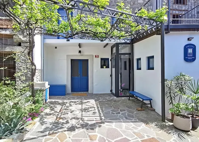 Smetova - The Blue Door House