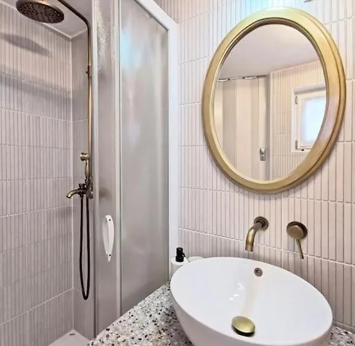 別荘 Smetova - The Blue Door House