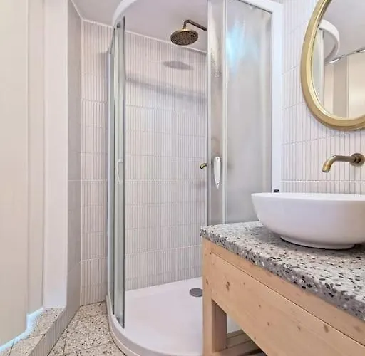 Smetova - The Blue Door House *