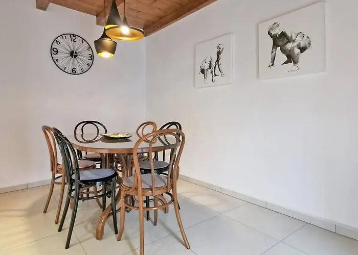 Smetova - The Blue Door House * Sempas