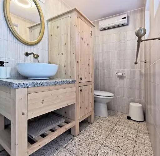 別荘 Smetova - The Blue Door House